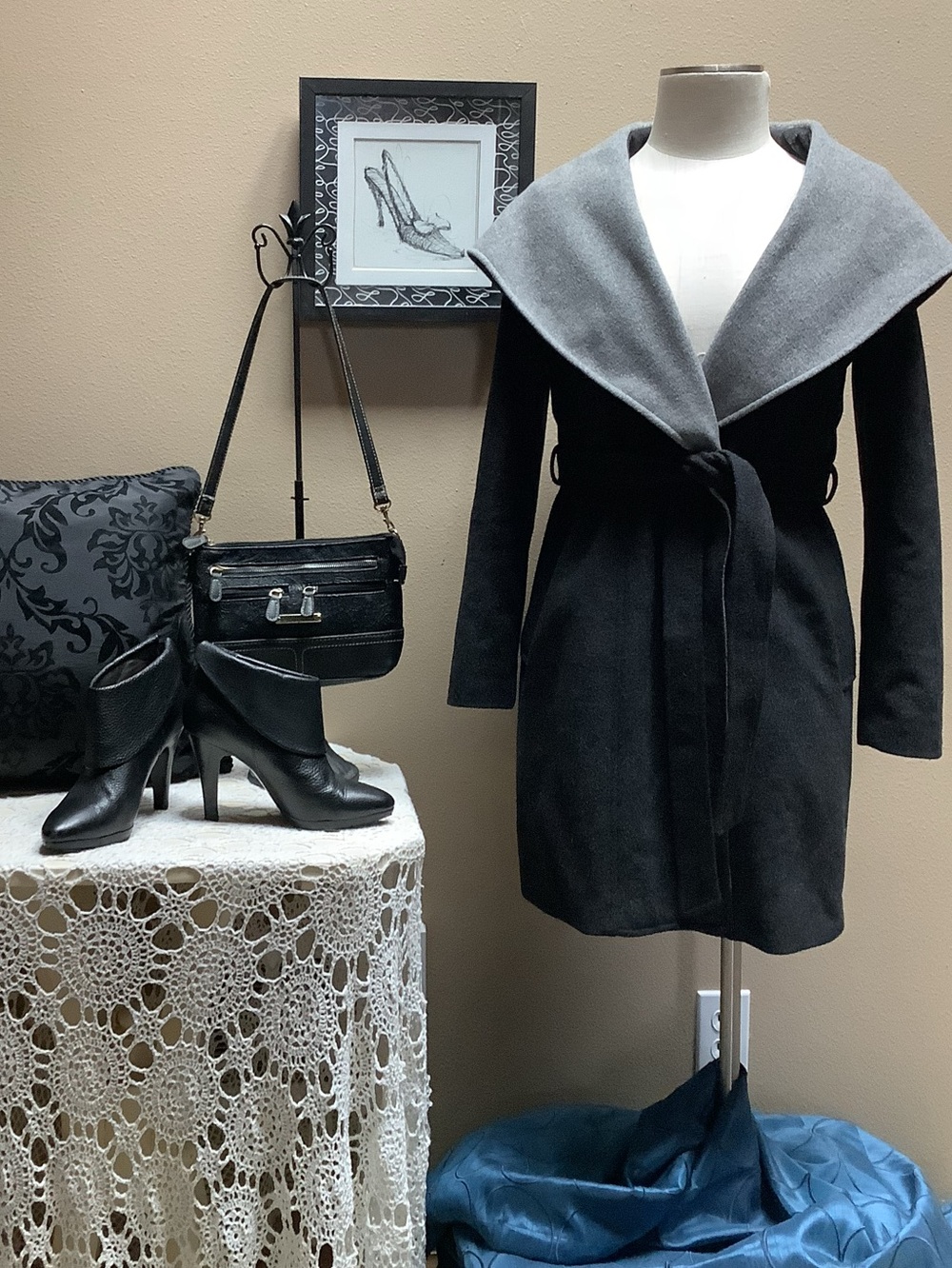 DKNY Wool Hooded Shawl Collar Belted Wrap Jacket / Coat Charcoal Gray Sz 4